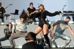 Taylor Swift Sexy Legs