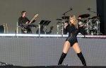 Taylor Swift Sexy Legs