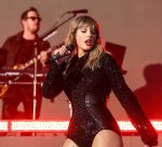 Taylor Swift Sexy Legs
