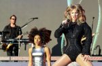 Taylor Swift Sexy Legs