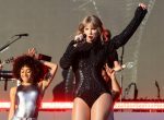 Taylor Swift Sexy Legs