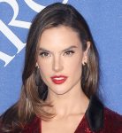 Alessandra Ambrosio Sexy Legs