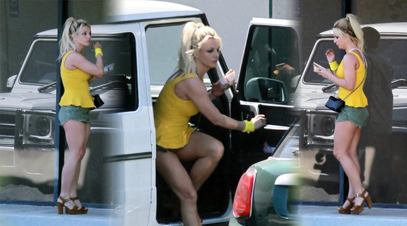 Britney Spears – Leggy Candids in Los Angeles