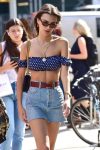 Emily Ratajkowski Sexy Legs