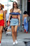 Emily Ratajkowski Sexy Legs