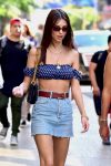 Emily Ratajkowski Sexy Legs