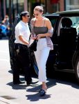 Gigi Hadid Braless Boobs