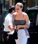 Gigi Hadid Braless Boobs