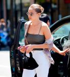 Gigi Hadid Braless Boobs
