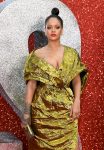 Rihanna Sexy Cleavage ()