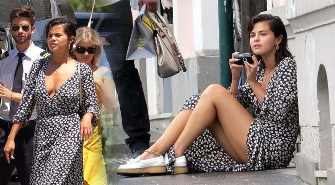Selena Gomez Sexy Legs