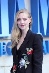 Amanda Seyfried Sexy Cleavage