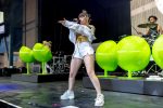 Charli Xcx Sexy Legs And Braless Boobs