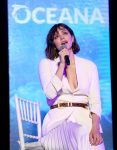 Katharine Mcphee Sexy Braless Cleavage