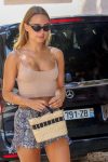 Kimberely Garner Sexy Ass In Shorts