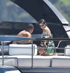 Kourtney Kardashian Sexy Bikini