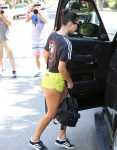 Kourtney Kardashian Sexy Legs