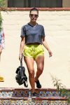 Kourtney Kardashian Sexy Legs