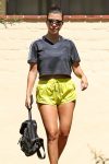 Kourtney Kardashian Sexy Legs