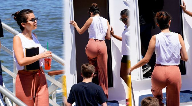 Selena Gomez Sexy Ass In Tight Pants