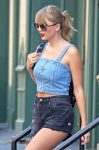 Taylor Swift Leggy