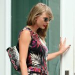 Taylor Swift Sexy Legs