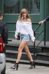 Taylor Swift Sexy Legs