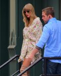 Taylor Swift Sexy Legs And Boots