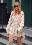 Taylor Swift Sexy Legs And Boots