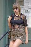 Taylor Swift Sexy Legs And Upskirt