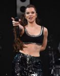 Haile Steinfeld Sexy On Stage