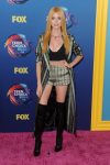 Katherine Mcnamara Sexy At Teen Choice Awards