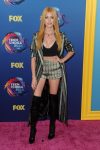 Katherine Mcnamara Sexy At Teen Choice Awards