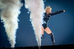 Taylor Swift Leggy On Stage In Toronto