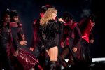Taylor Swift Leggy On Stage In Toronto