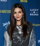 Victoria Justice Sexy Denim Shorts At City Jam In Chicago