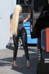 Kylie Jenner Sexy Curvy Body