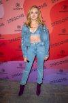Peyton Roi List Sexy Cleavage