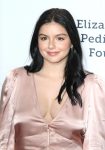 Ariel Winter Sexy Cleavage