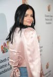 Ariel Winter Sexy Cleavage