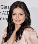 Ariel Winter Sexy Cleavage