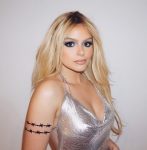 Ariel Winter As Pamela Anderson