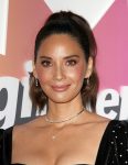 Olivia Munn Sexy Cleavage