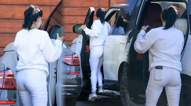 Ariel Winter – Sexy Ass Candids in Studio City