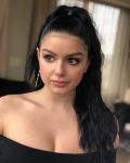 Ariel Winter Cleavage