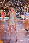 Kelsea Ballerini Sexy Legs