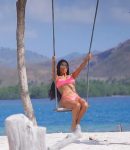 Kim Kardashian Sexy Curvy Body In Bikini