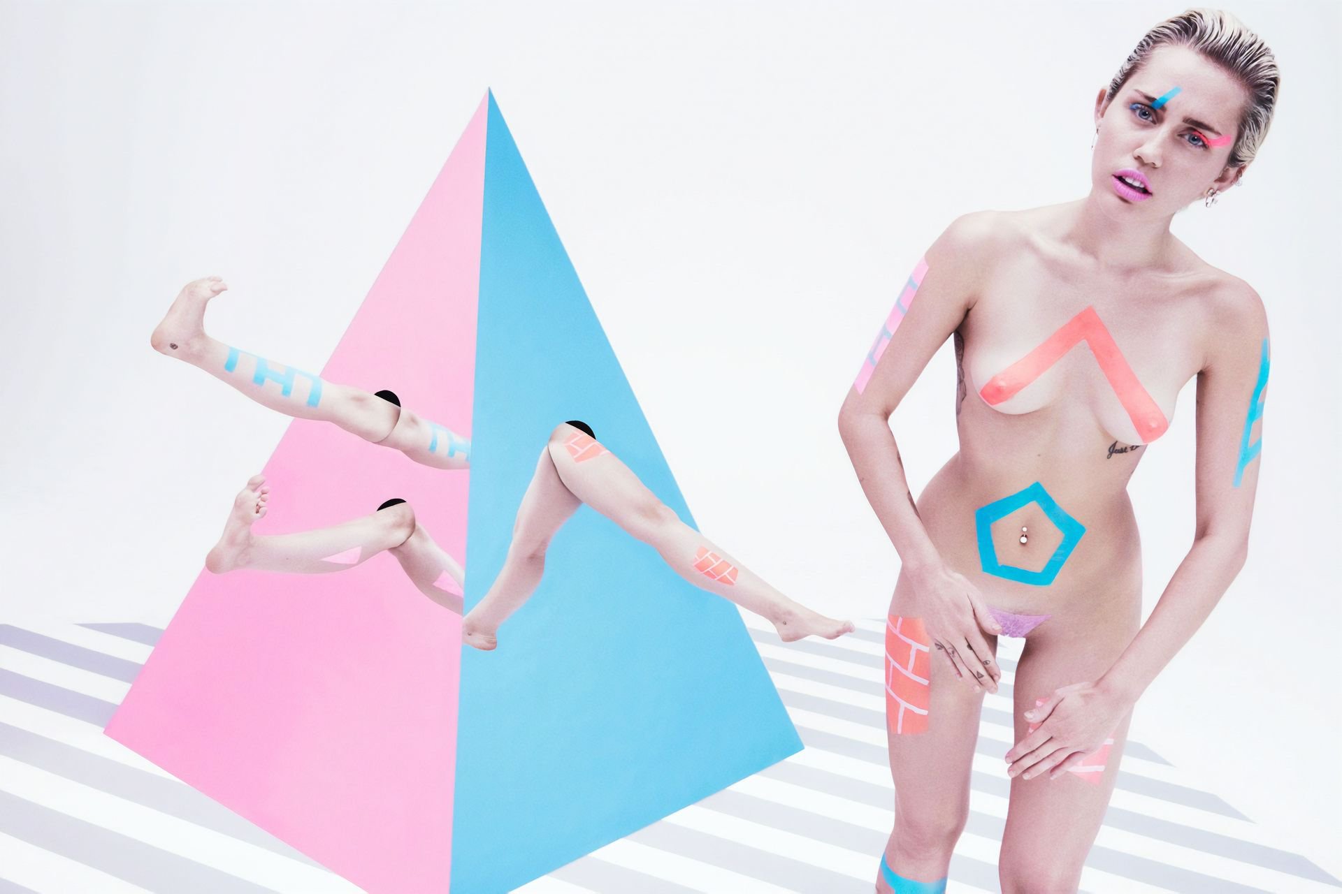 Miley Cyrus - Paper Magazine Naked Photoshoot Uncensored Outakes (NSFW). 