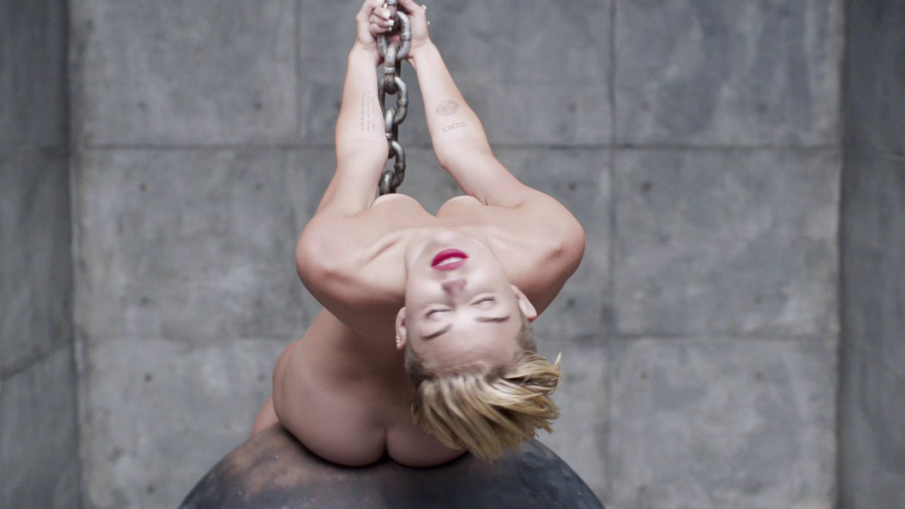 Miley Cyrus Topless Wrecking Ball Leak.