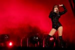 Taylor Swift Wet Performance